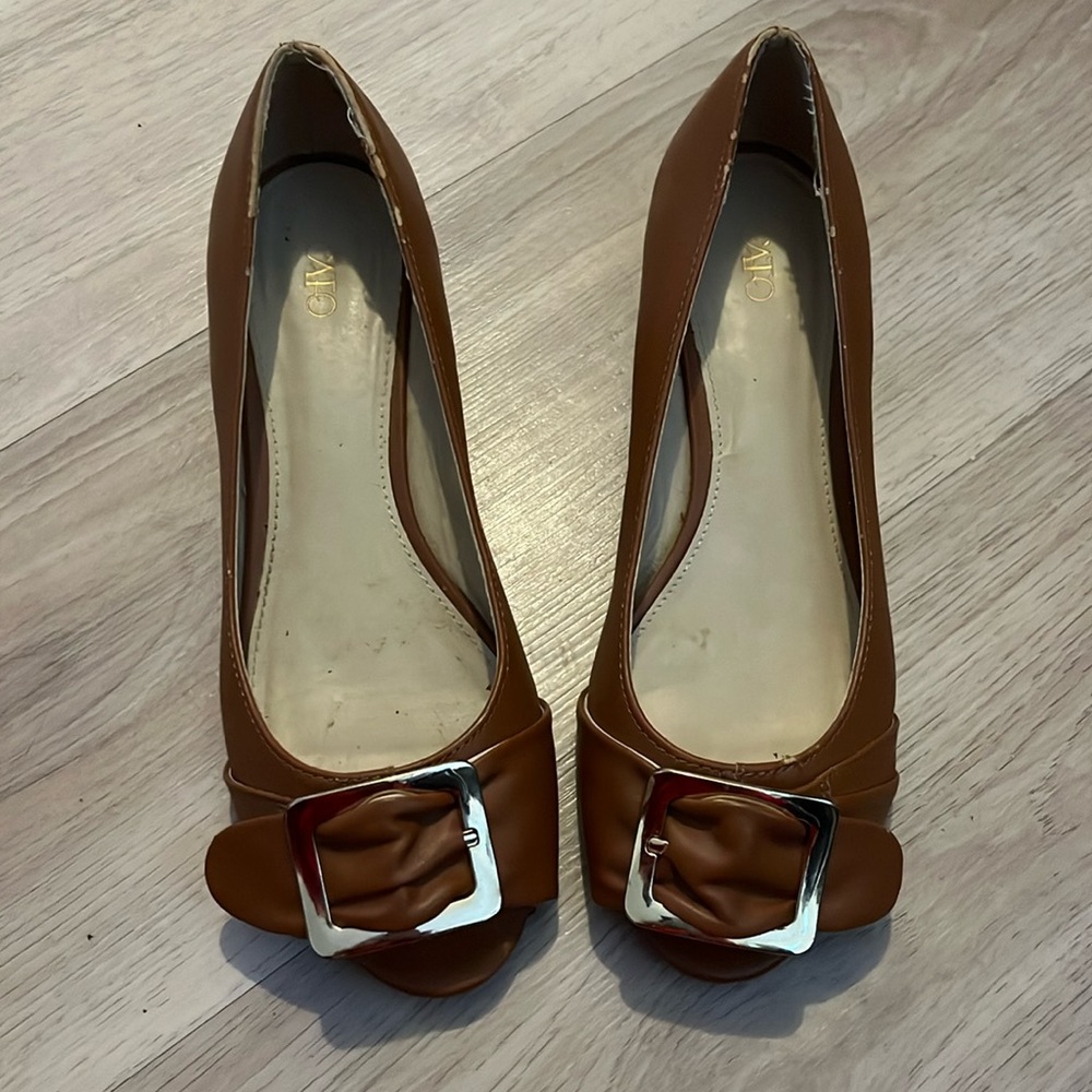 Shoes - Picture 1 of 9